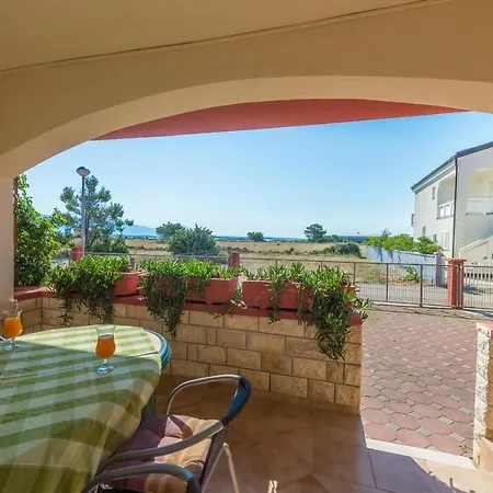 Kaktus Apartment Vir Exterior photo