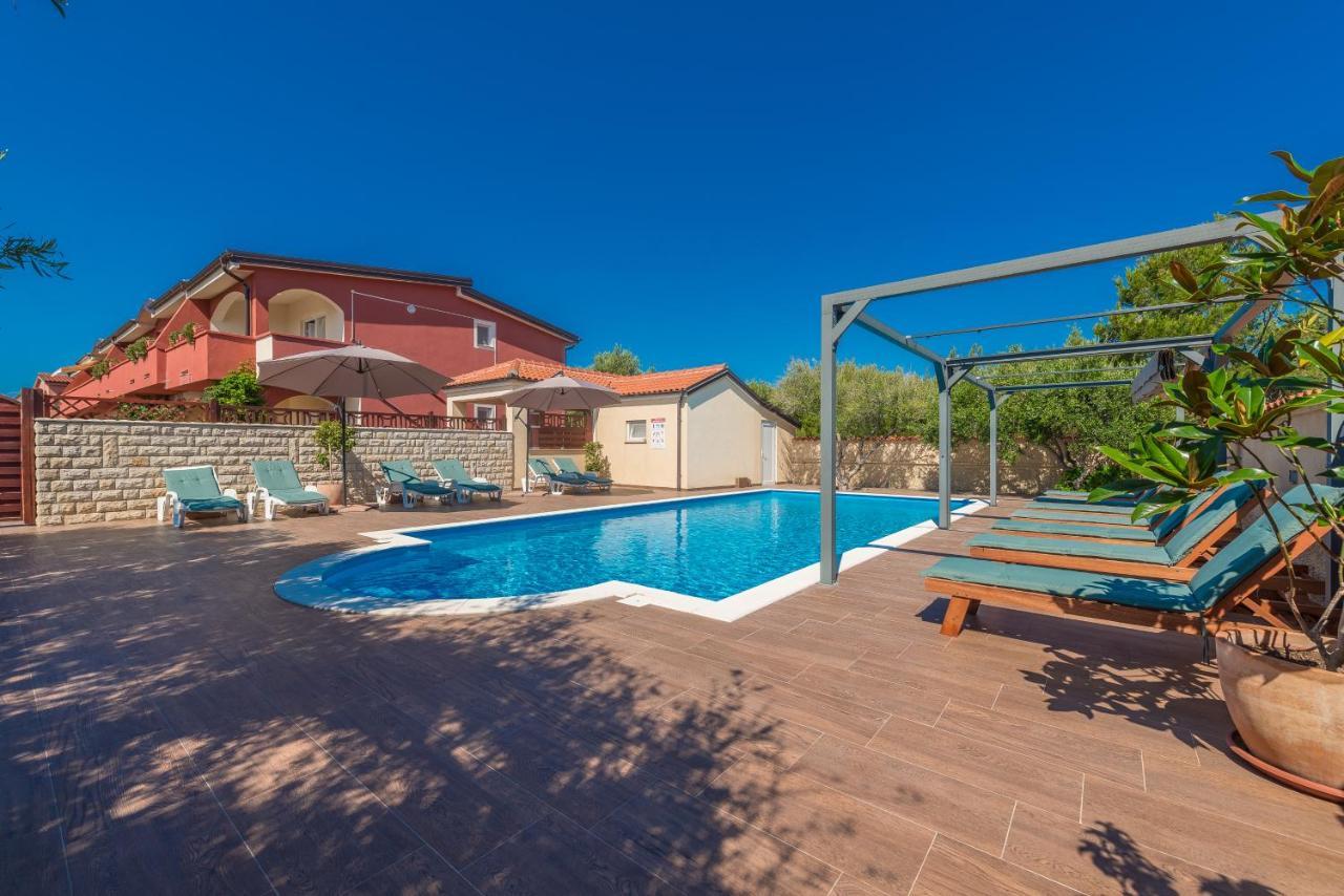 Kaktus Apartman Vir